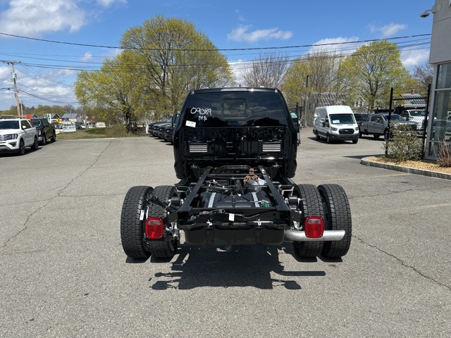 2025 Ford F-550 photo 6