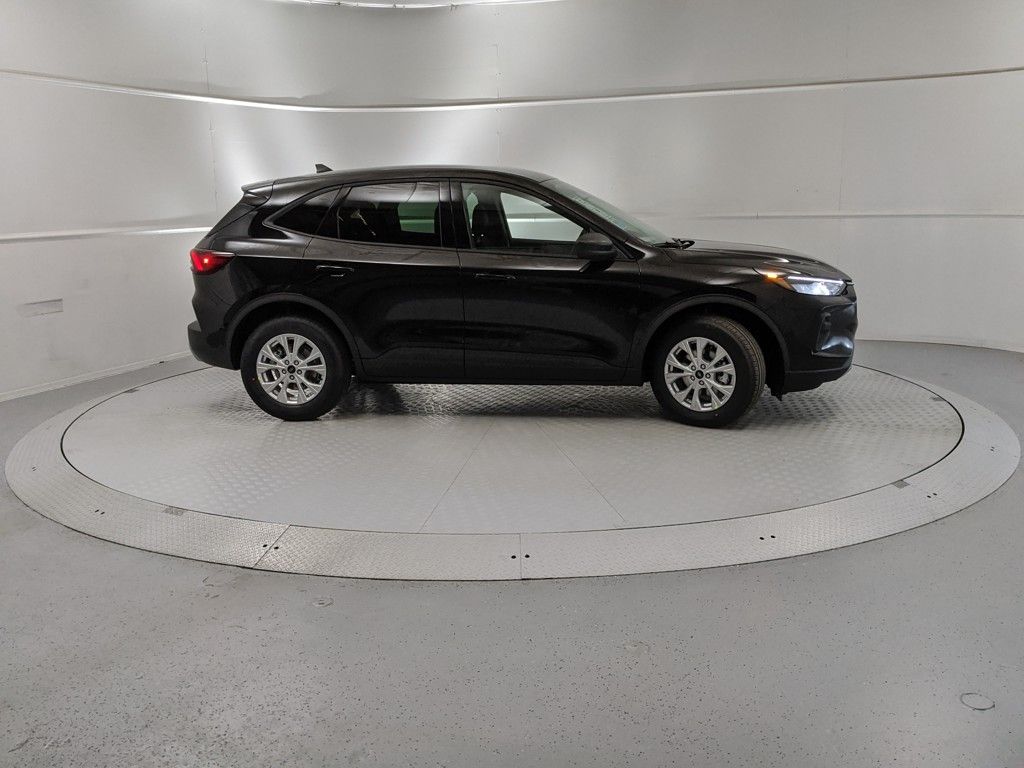 2025 Ford Escape Active photo 2