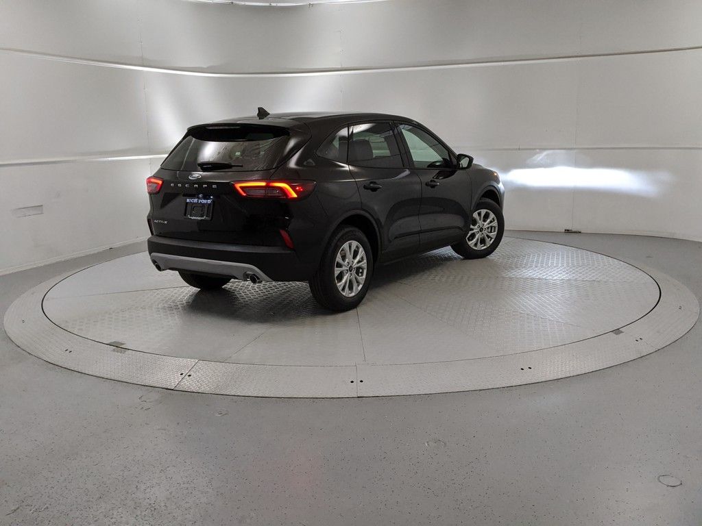 2025 Ford Escape Active photo 3