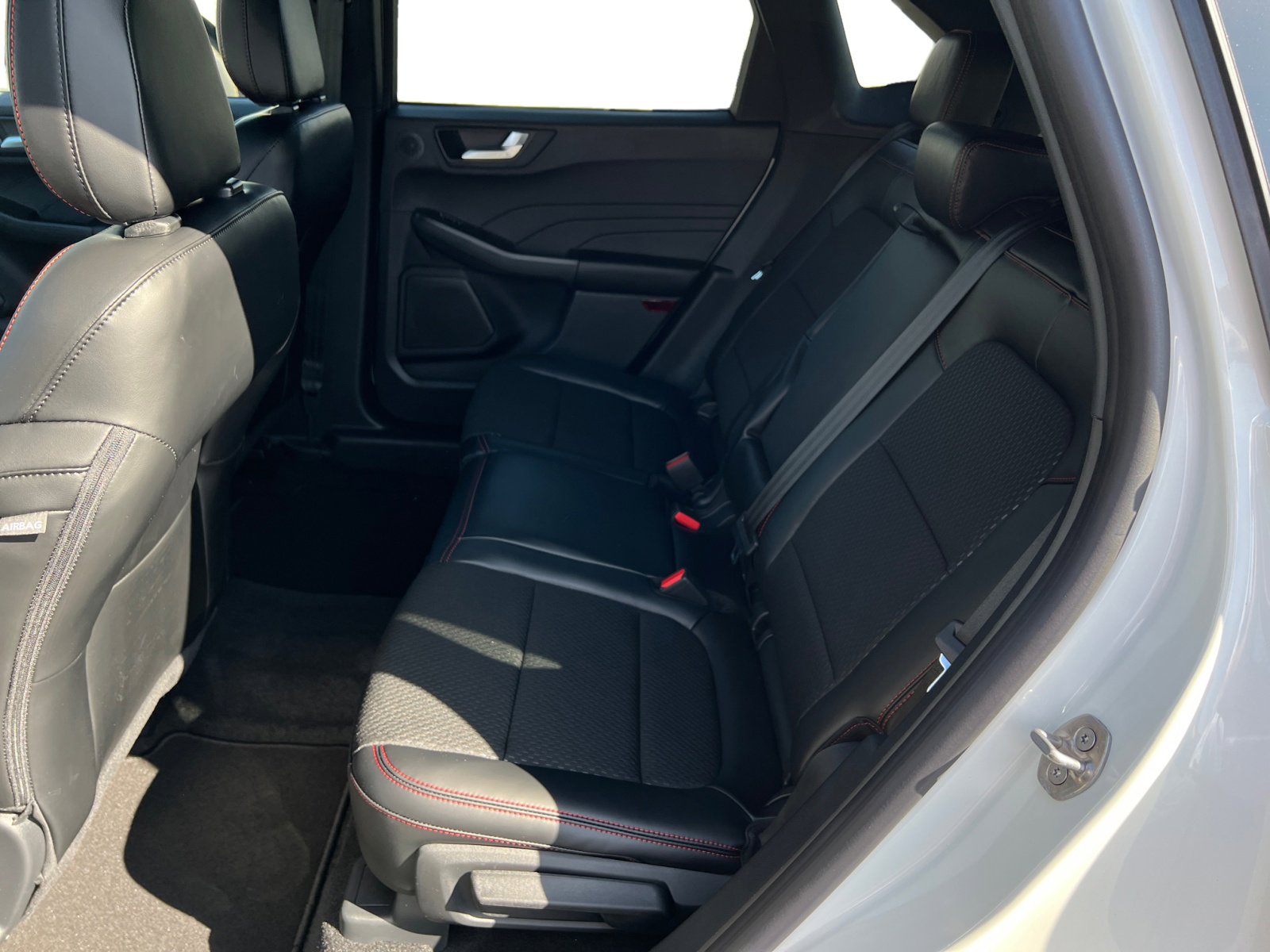 2025 Ford Escape ST-Line Select photo 12