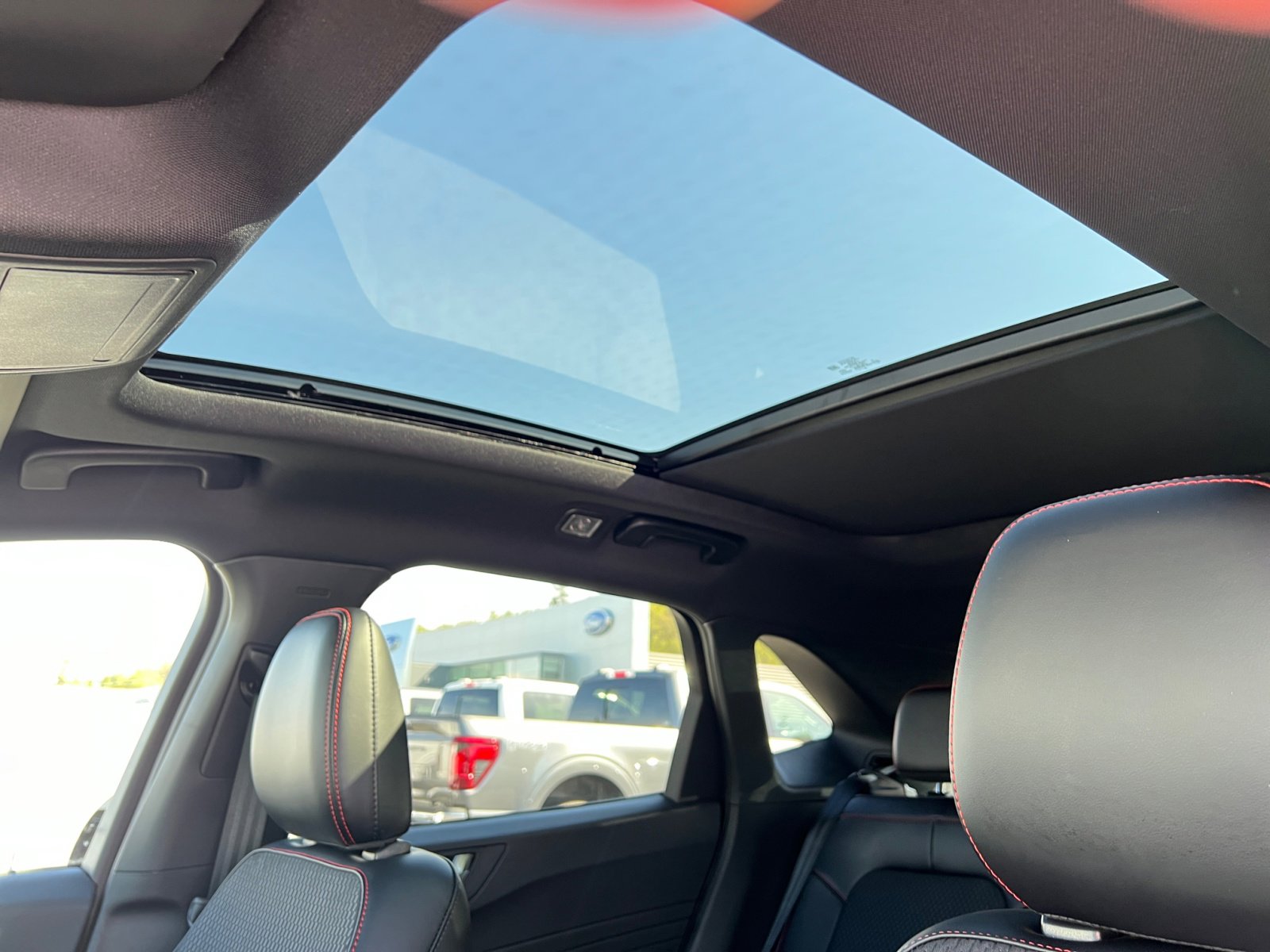 2025 Ford Escape ST-Line Select photo 16