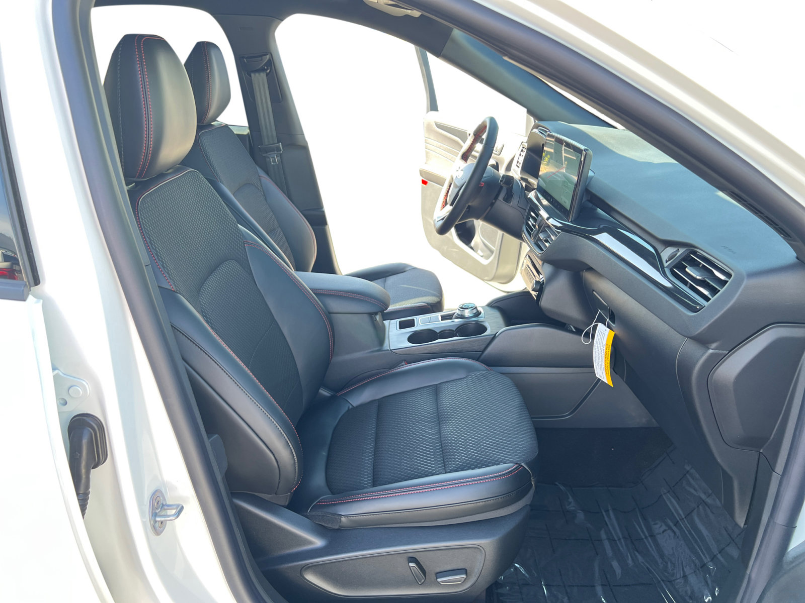 2025 Ford Escape ST-Line Select photo 14