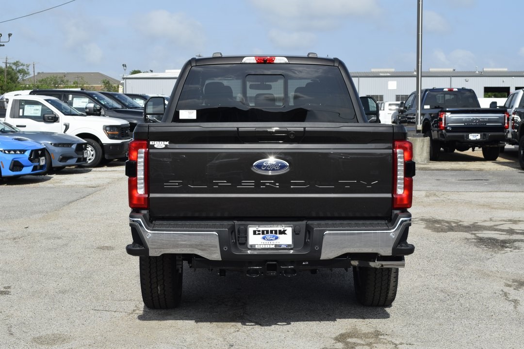 2025 Ford F-250 photo 2