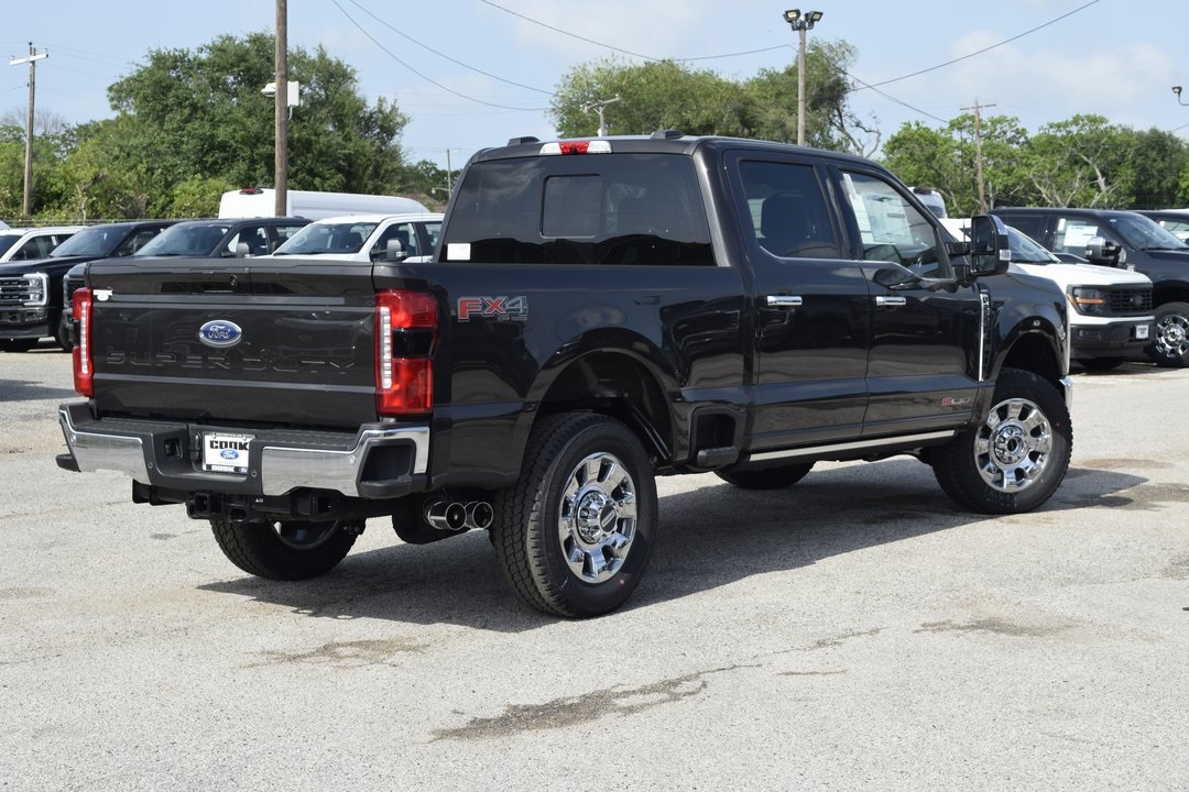 2025 Ford F-250 photo 3