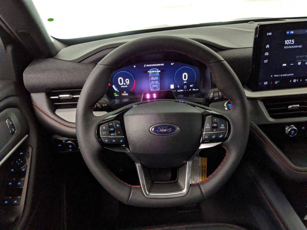 2025 Ford Explorer ST-Line photo 16
