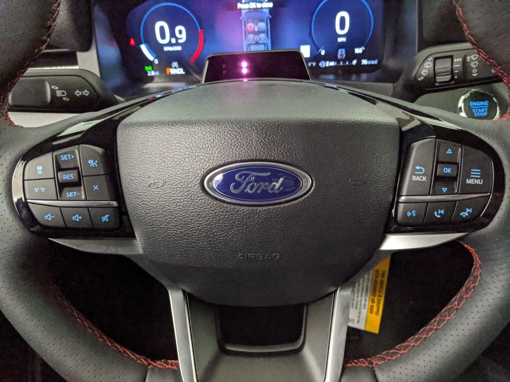 2025 Ford Explorer ST-Line photo 17