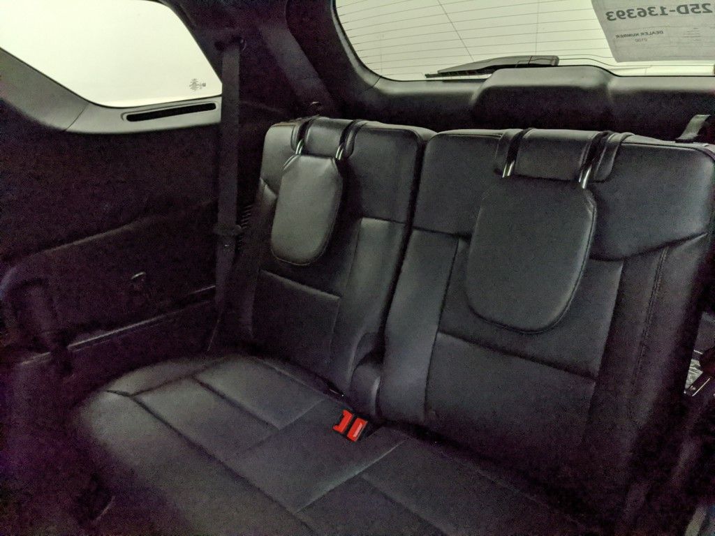 2025 Ford Explorer ST-Line photo 24