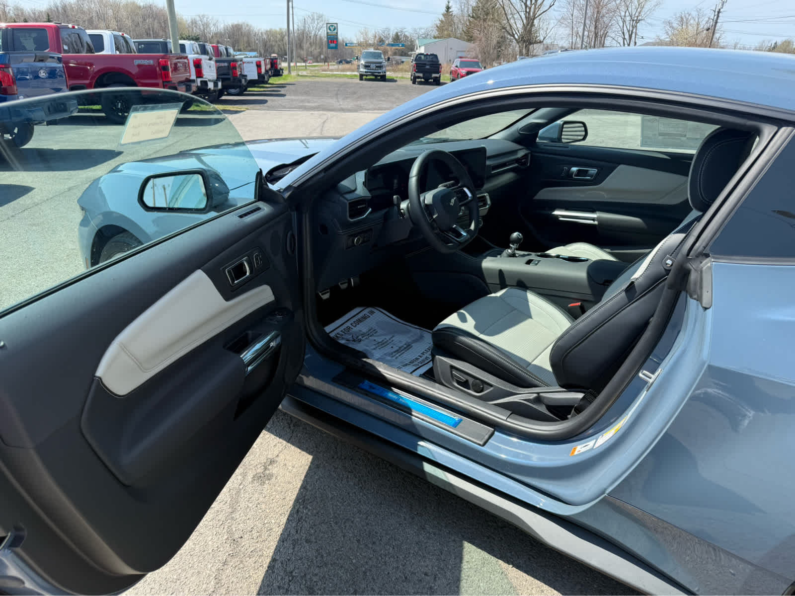 2025 Ford Mustang GT Premium photo 4