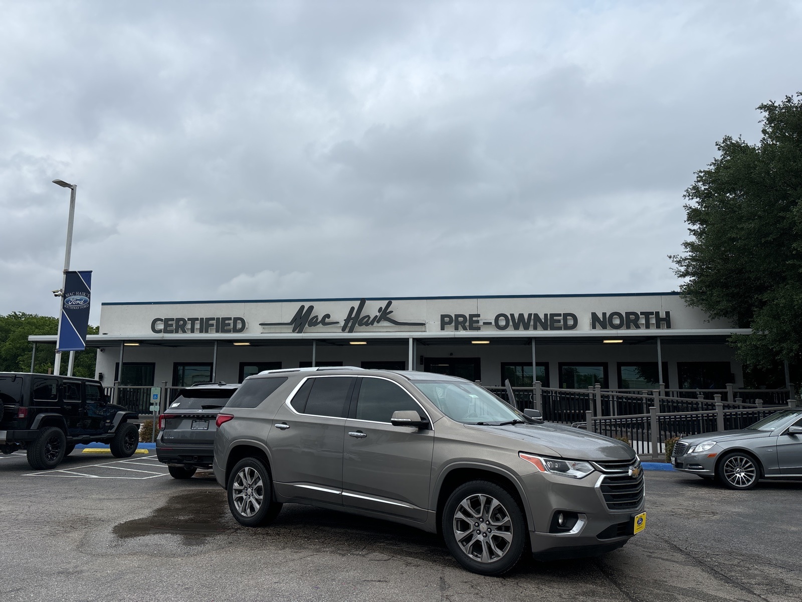 Used 2018 Chevrolet Traverse Premier with VIN 1GNERKKW9JJ138695 for sale in San Antonio, TX