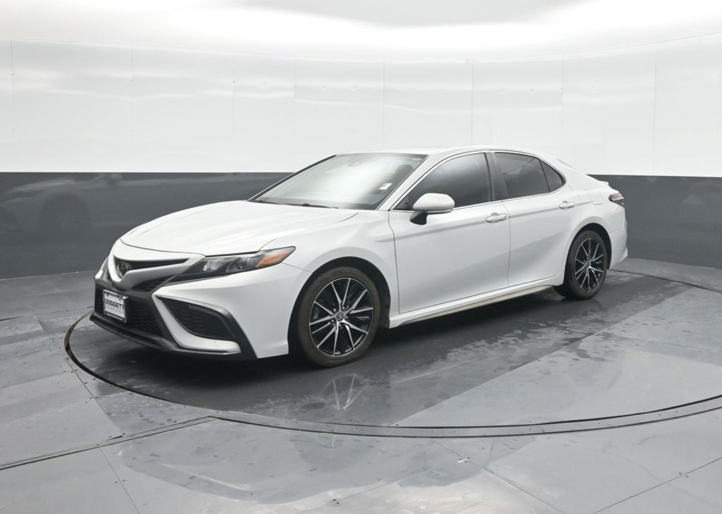 Used 2022 Toyota Camry SE with VIN 4T1G11AK3NU062778 for sale in Houston, TX
