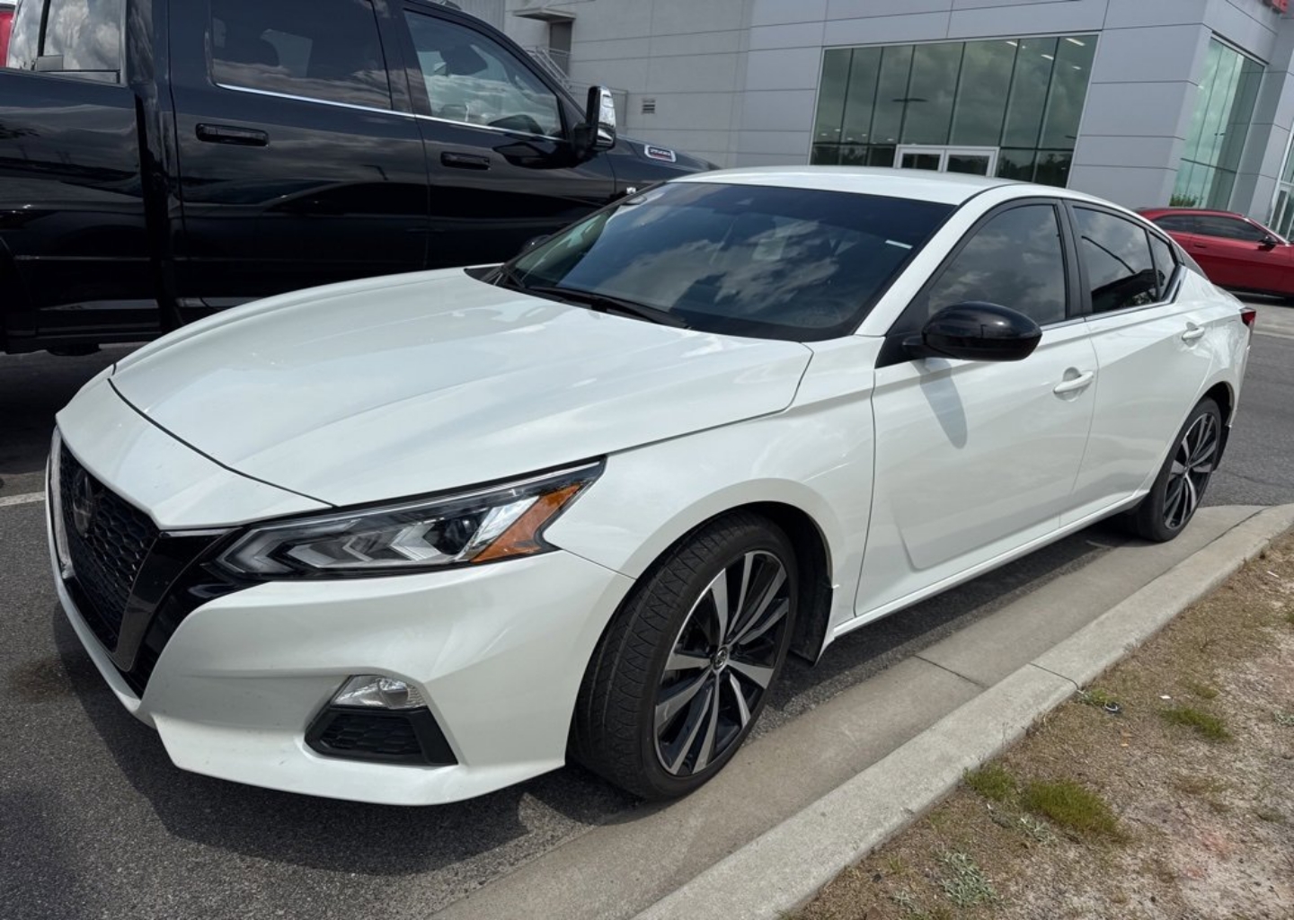 Used 2022 Nissan Altima SR with VIN 1N4BL4CW9NN390619 for sale in Statesboro, GA