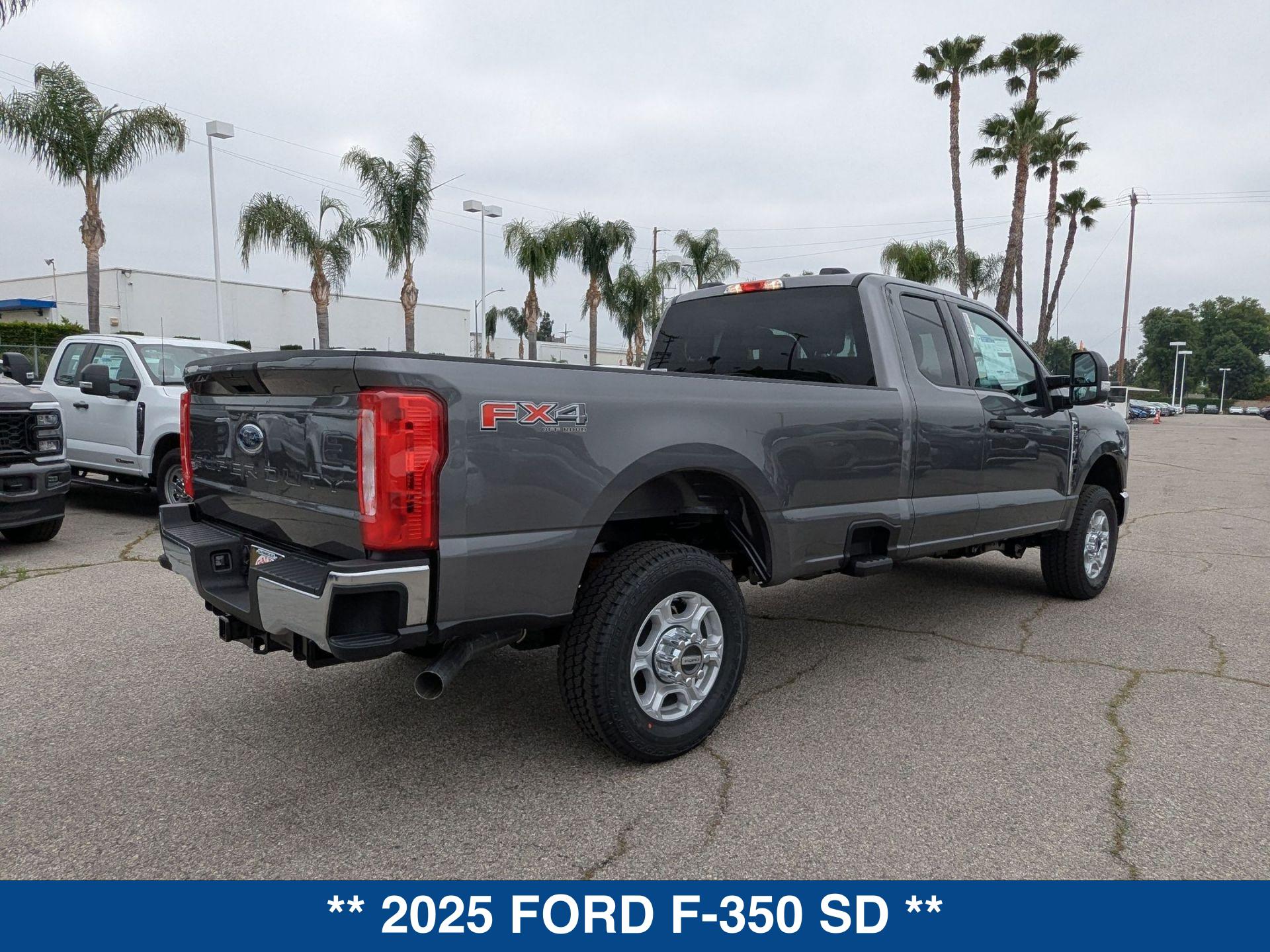 2025 Ford F-350 XLT photo 8