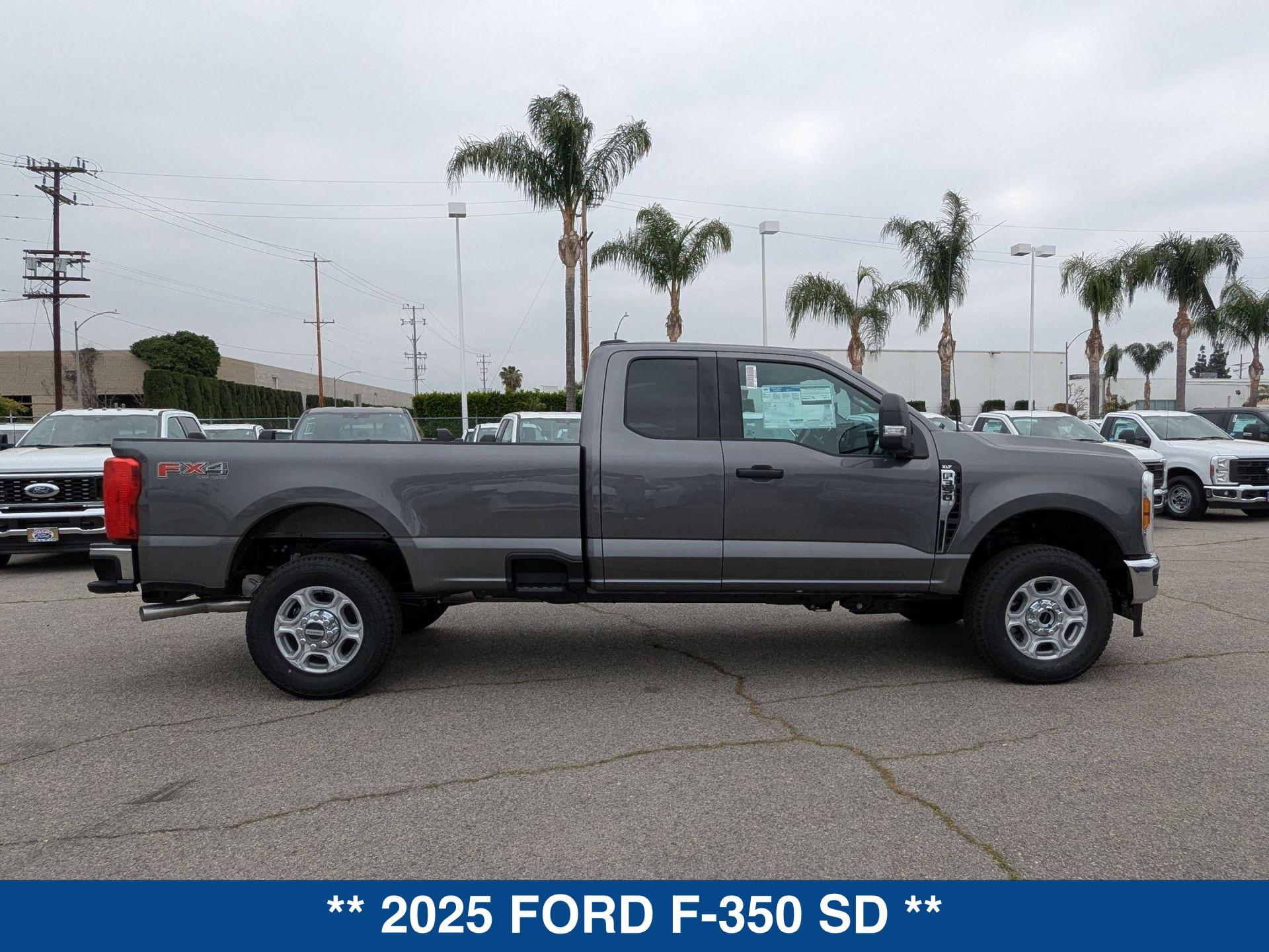 2025 Ford F-350 XLT photo 9