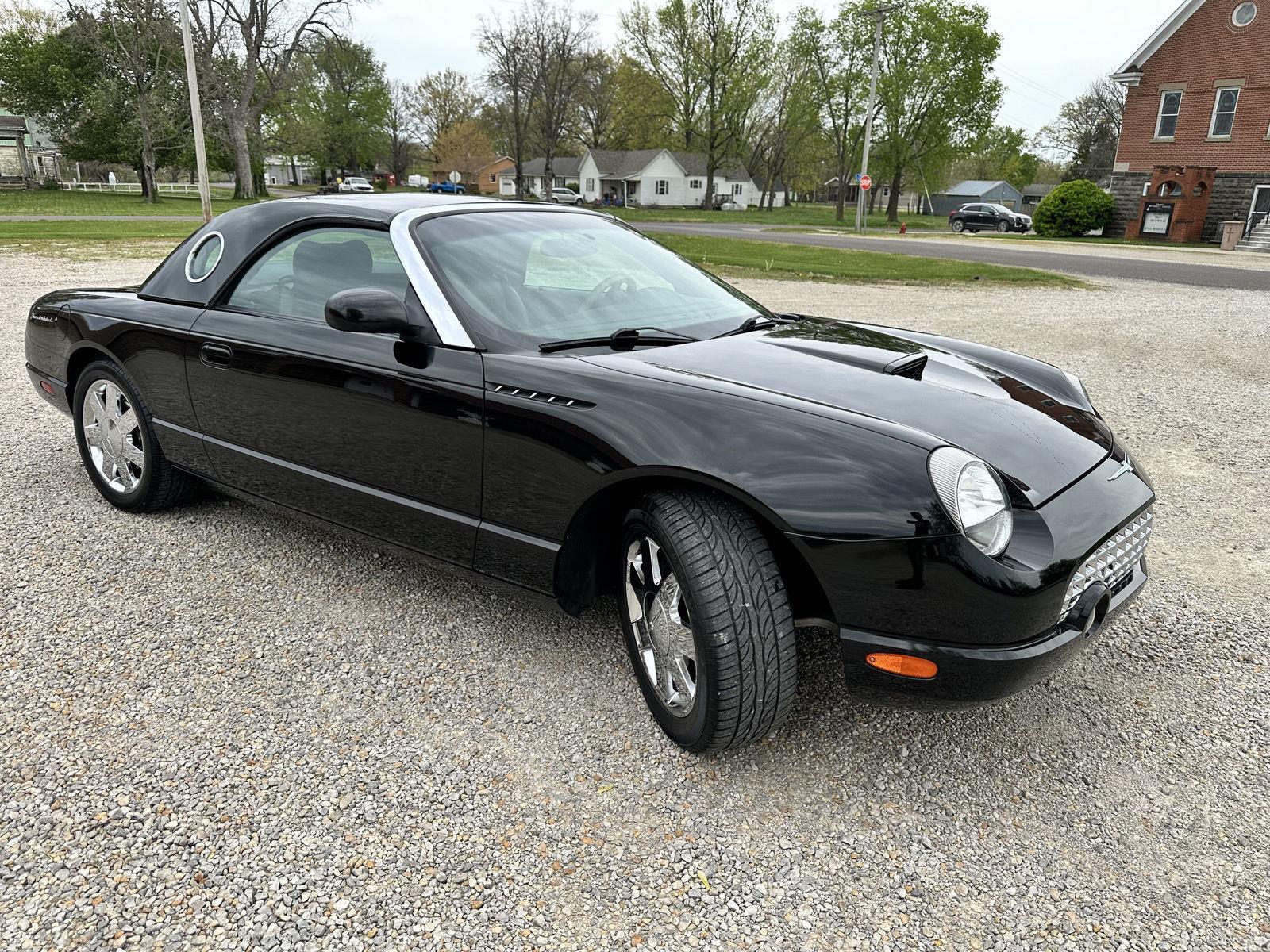 2002 Ford Thunderbird Deluxe photo 4