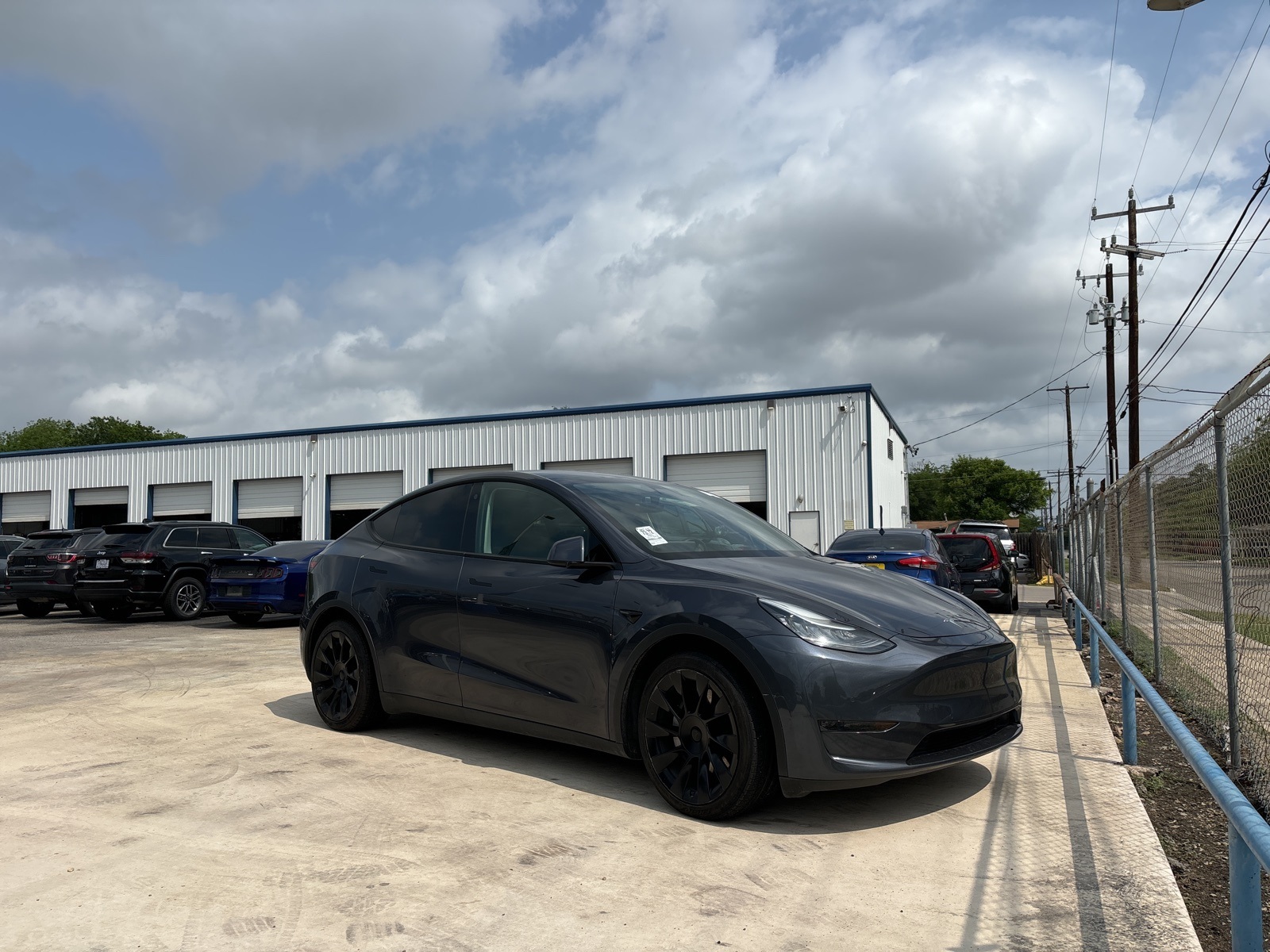Used 2021 Tesla Model Y Long Range with VIN 5YJYGDEE9MF070405 for sale in San Antonio, TX