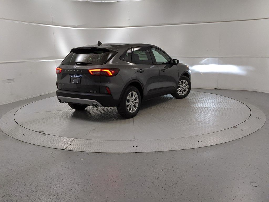 2025 Ford Escape Active photo 3