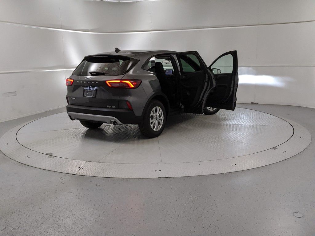 2025 Ford Escape Active photo 9