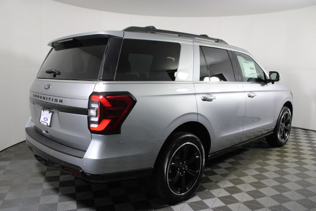 2024 Ford Expedition Limited photo 2
