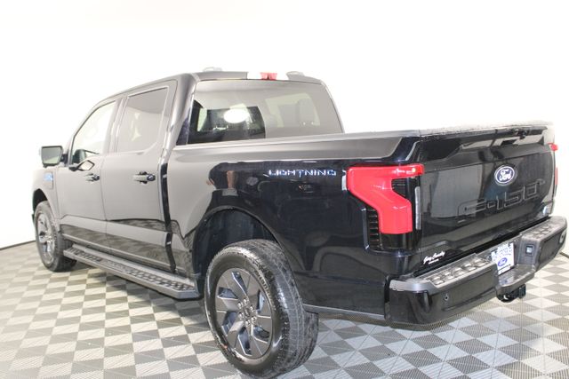 2025 Ford F-150 Lightning photo 4