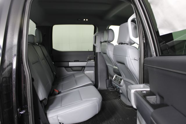 2025 Ford F-150 Lightning photo 18