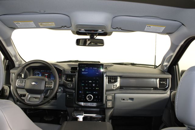 2025 Ford F-150 Lightning photo 19