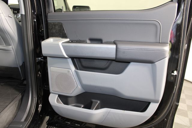2025 Ford F-150 Lightning photo 21