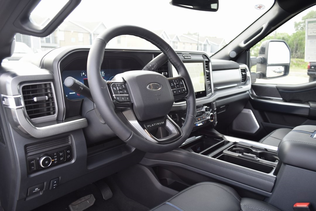 2025 Ford F-350 photo 14
