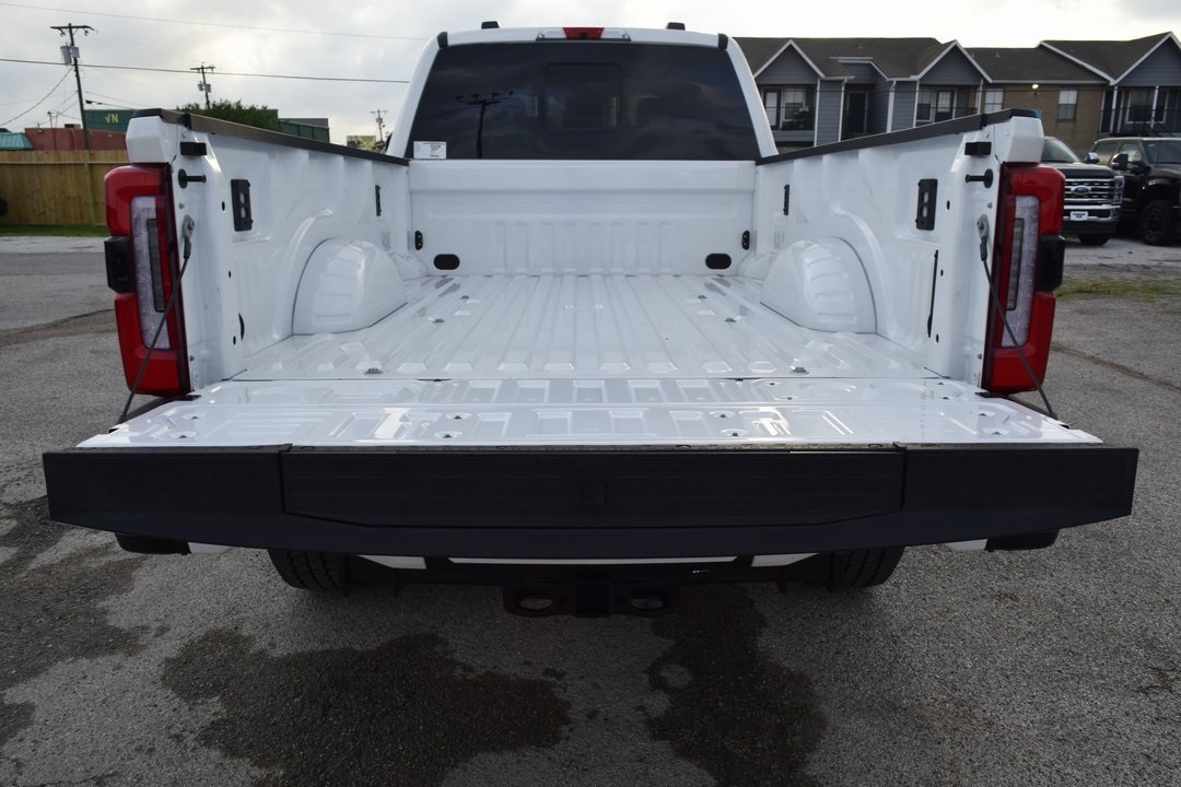 2025 Ford F-350 photo 18