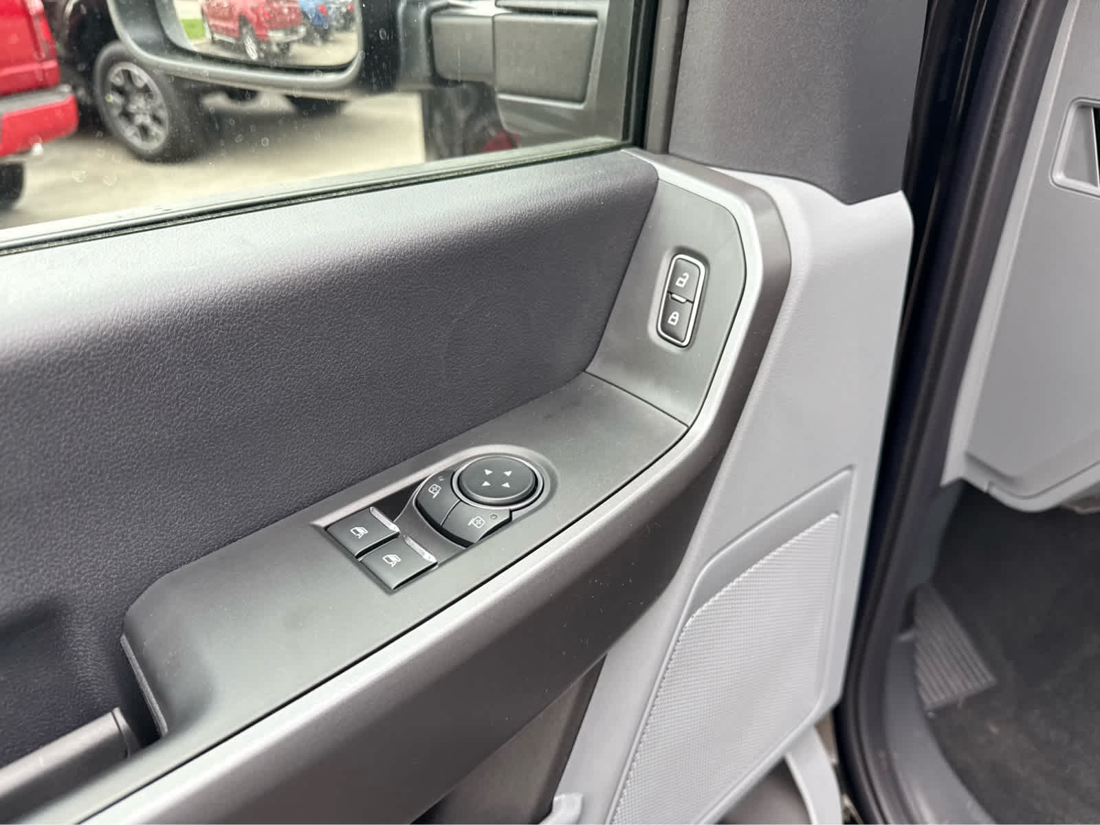 2025 Ford F-350 Super Duty XL - Photo 14