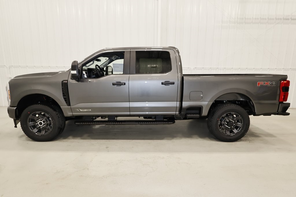 2025 Ford F-350 photo 5