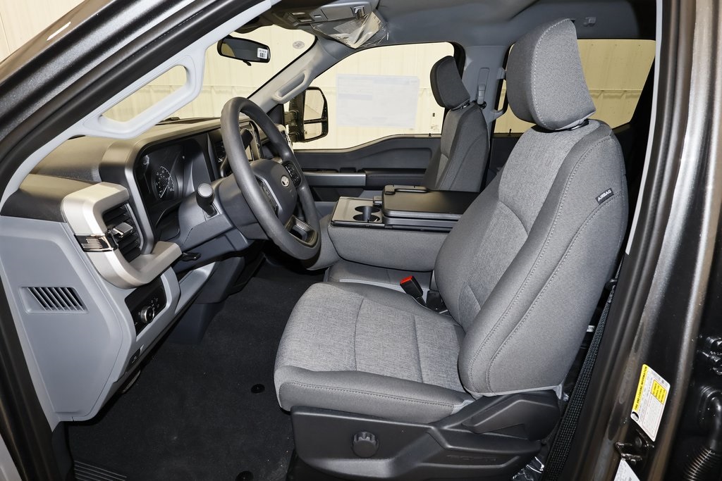 2025 Ford F-350 photo 10
