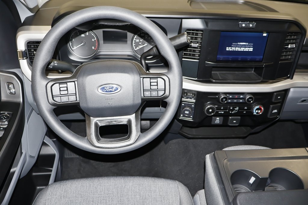 2025 Ford F-350 photo 14