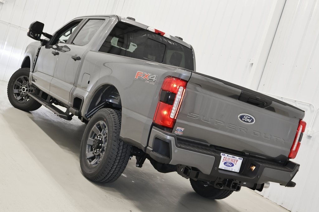 2025 Ford F-350 photo 24