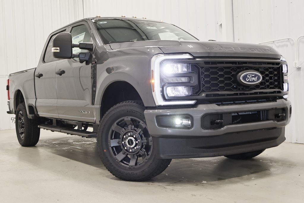 2025 Ford F-350 photo 26