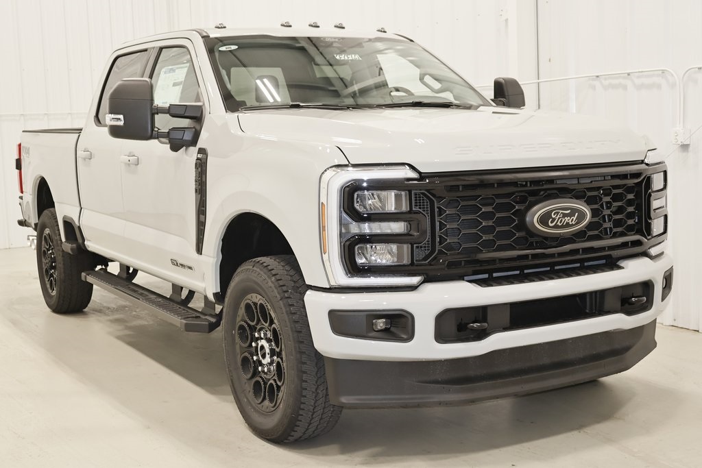 2025 Ford F-350 photo 2