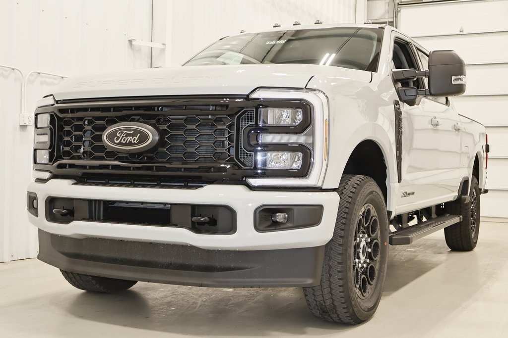 2025 Ford F-350 photo 4