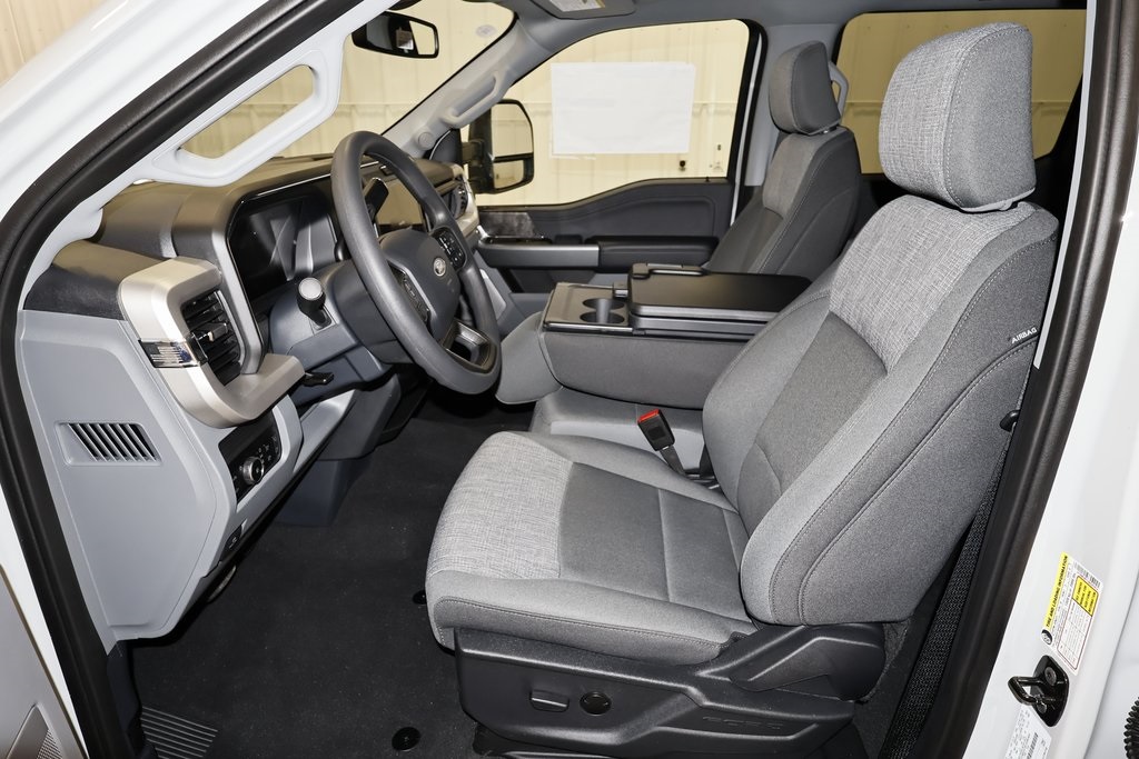 2025 Ford F-350 photo 11
