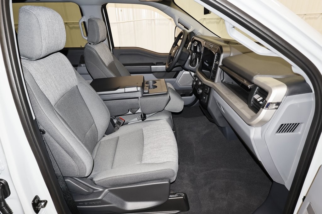 2025 Ford F-350 photo 14