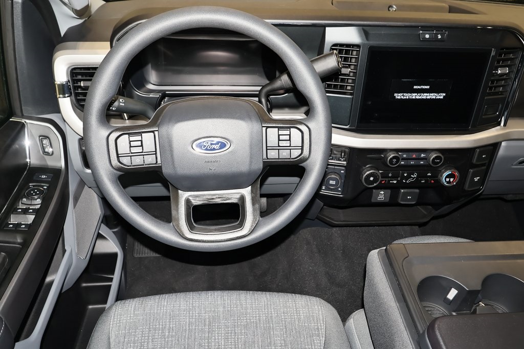 2025 Ford F-350 photo 15