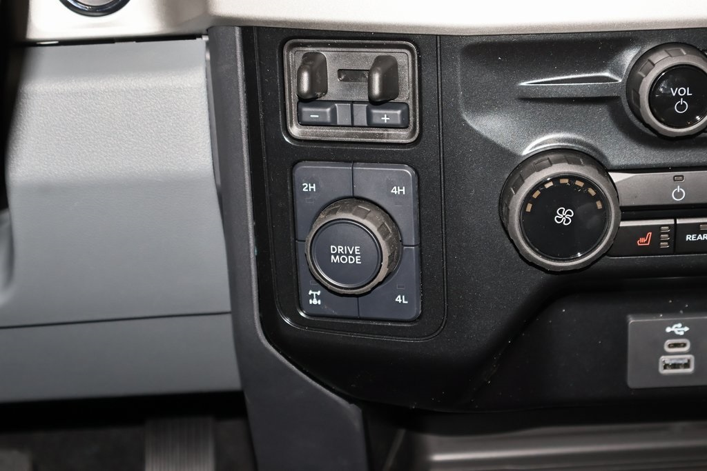2025 Ford F-350 photo 18