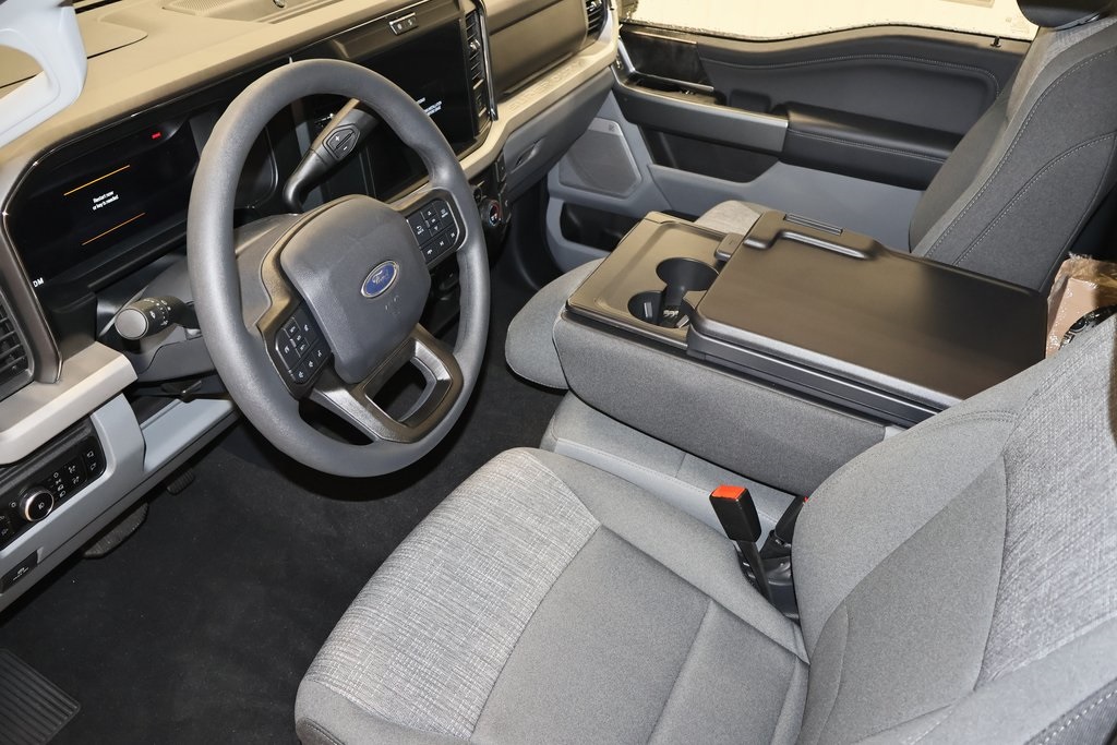 2025 Ford F-350 photo 24