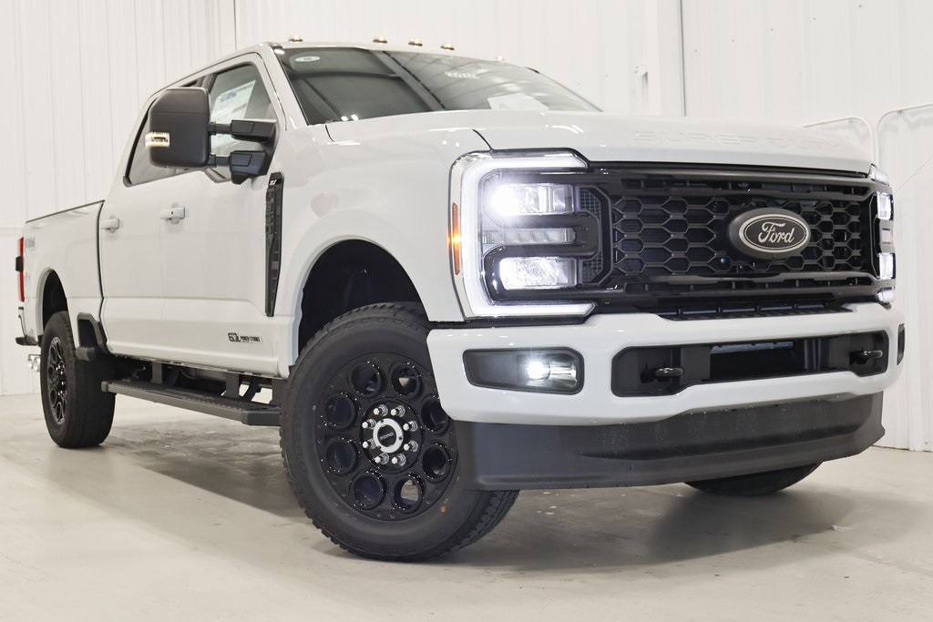 2025 Ford F-350 photo 31