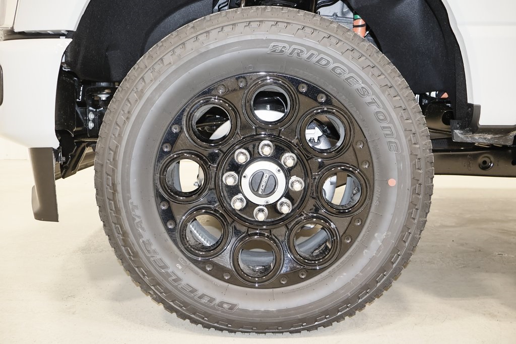2025 Ford F-350 photo 32