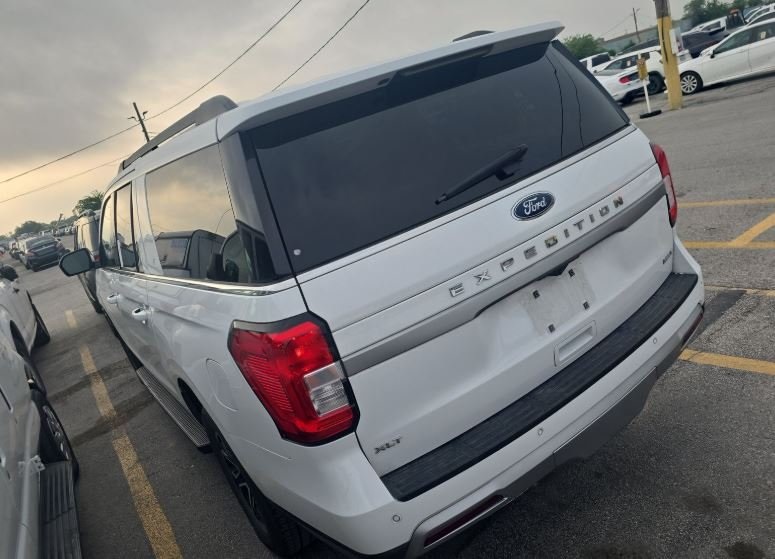 Used 2024 Ford Expedition XLT with VIN 1FMJK1H83REA40731 for sale in Irving, TX