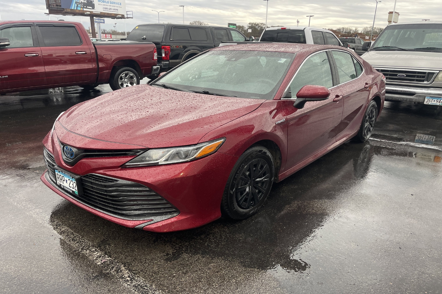 Used 2018 Toyota Camry LE with VIN 4T1B31HK0JU501469 for sale in Saint Cloud, Minnesota