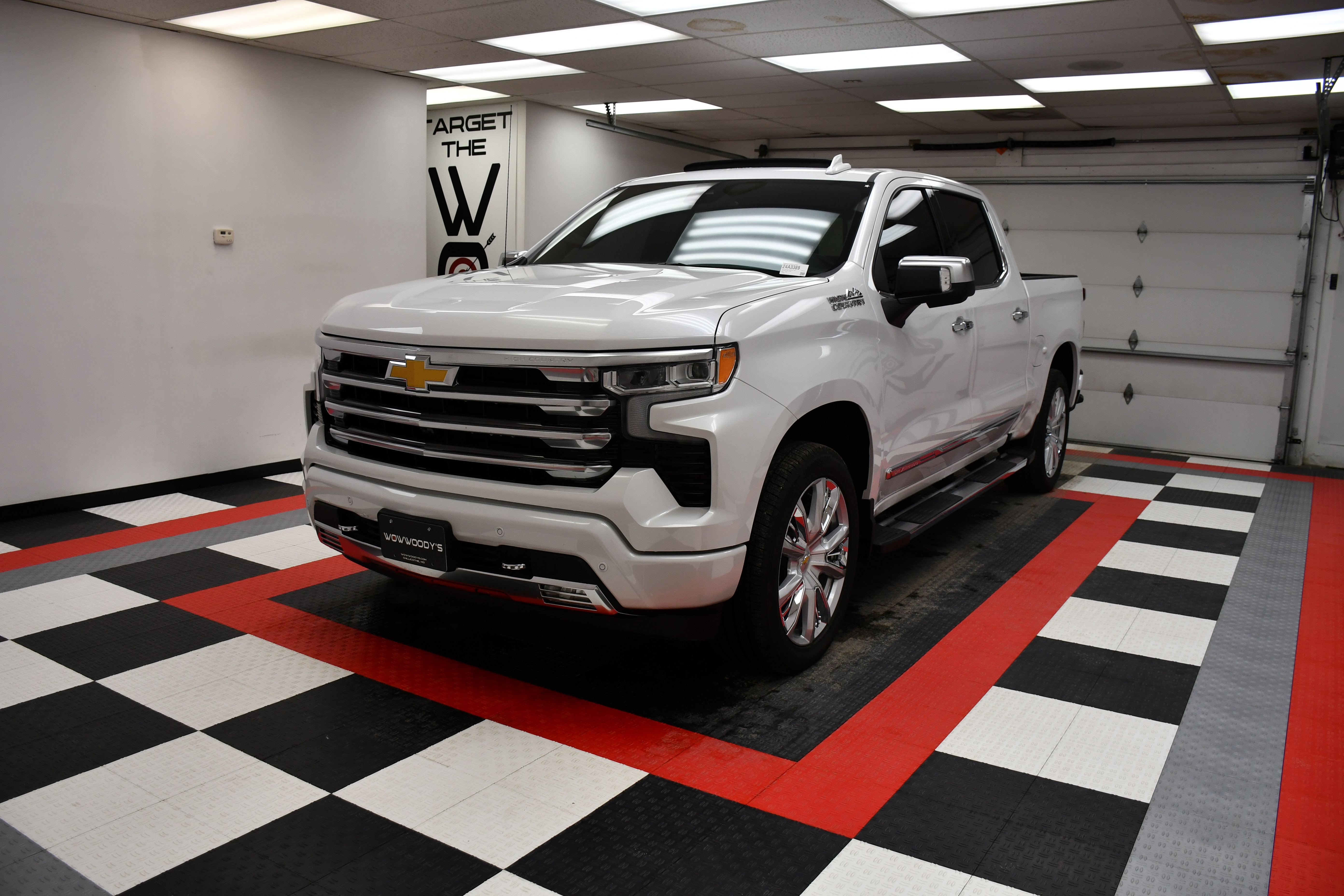Used 2024 Chevrolet Silverado 1500 High Country Crew Cab 4X4 5.3L V8 Ecotec3 High Country Premium Package Suspension Package Power Sunroof