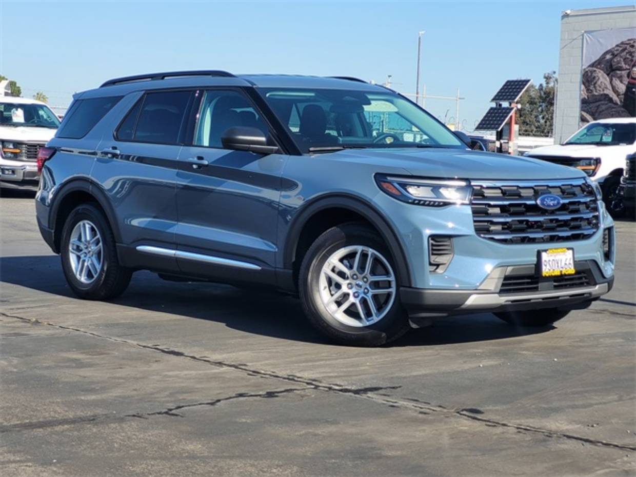 2025 Ford Explorer Active's photo
