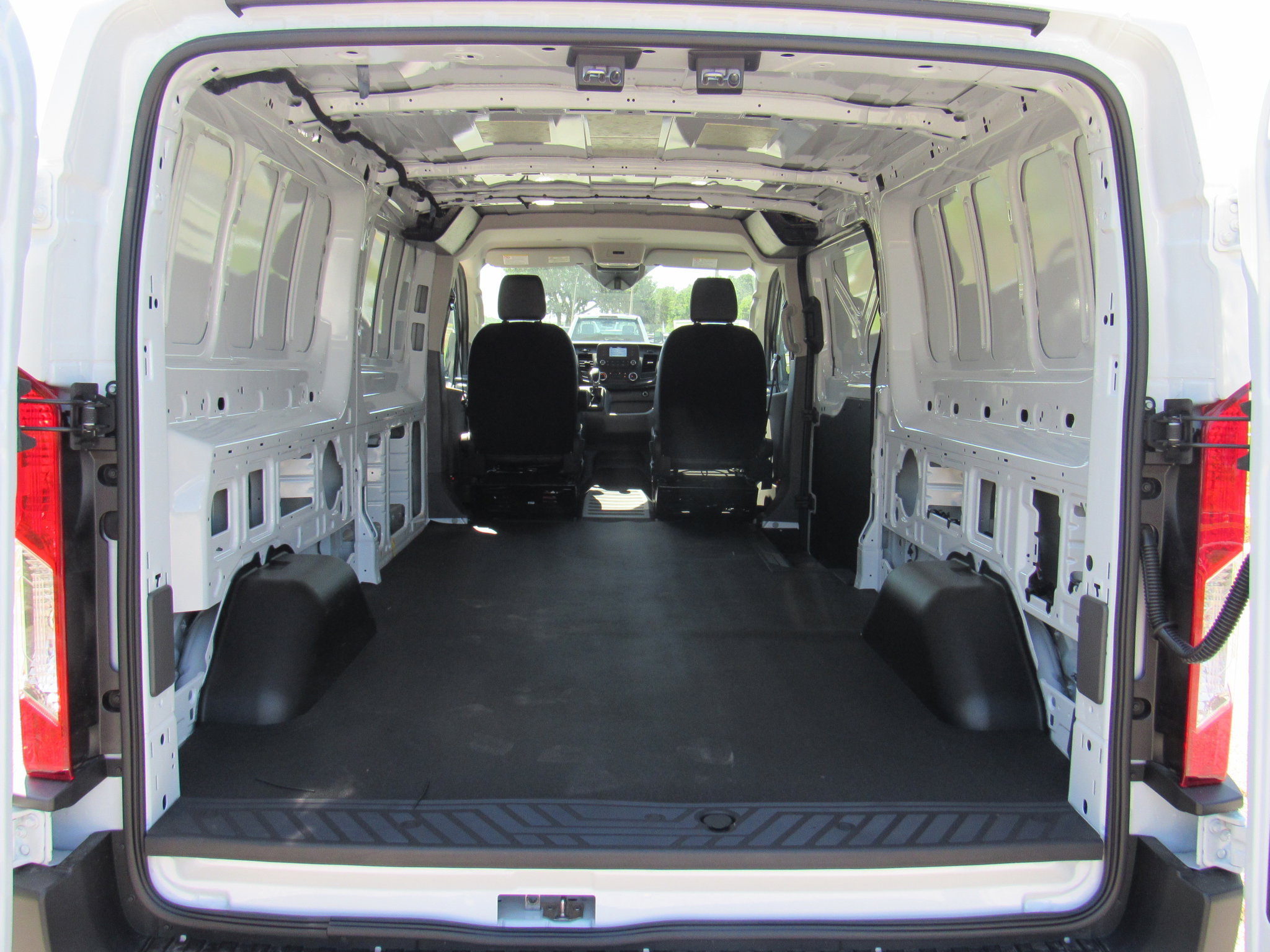 2025 Ford Transit Cargo Van photo 5