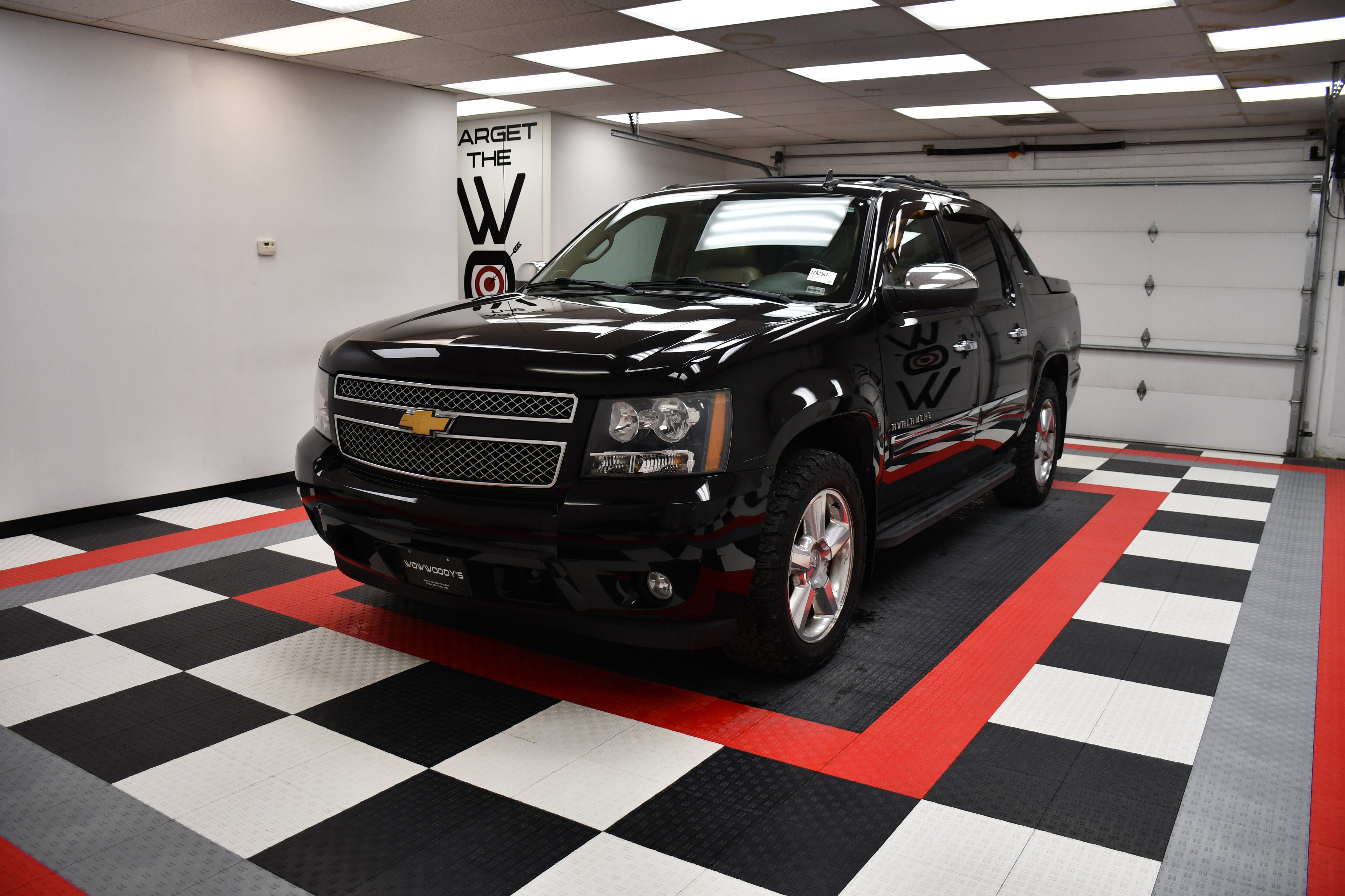 Used 2012 Chevrolet Avalanche LTZ Crew Cab 4X4 5.3L V8 SUN Entertainment Destinations Package HD Tow Package Remote Start