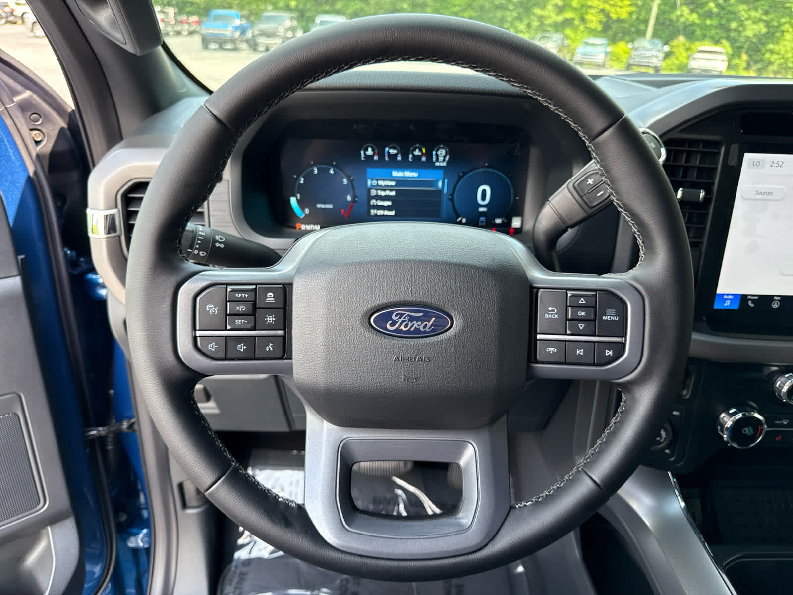 2025 Ford F-150 XLT photo 14